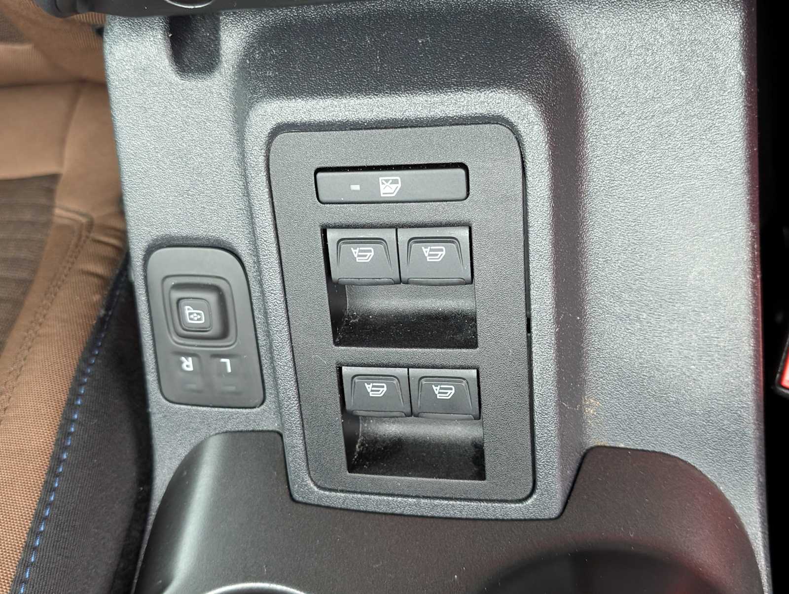 Thumbnail: 2023 Ford Bronco - 21