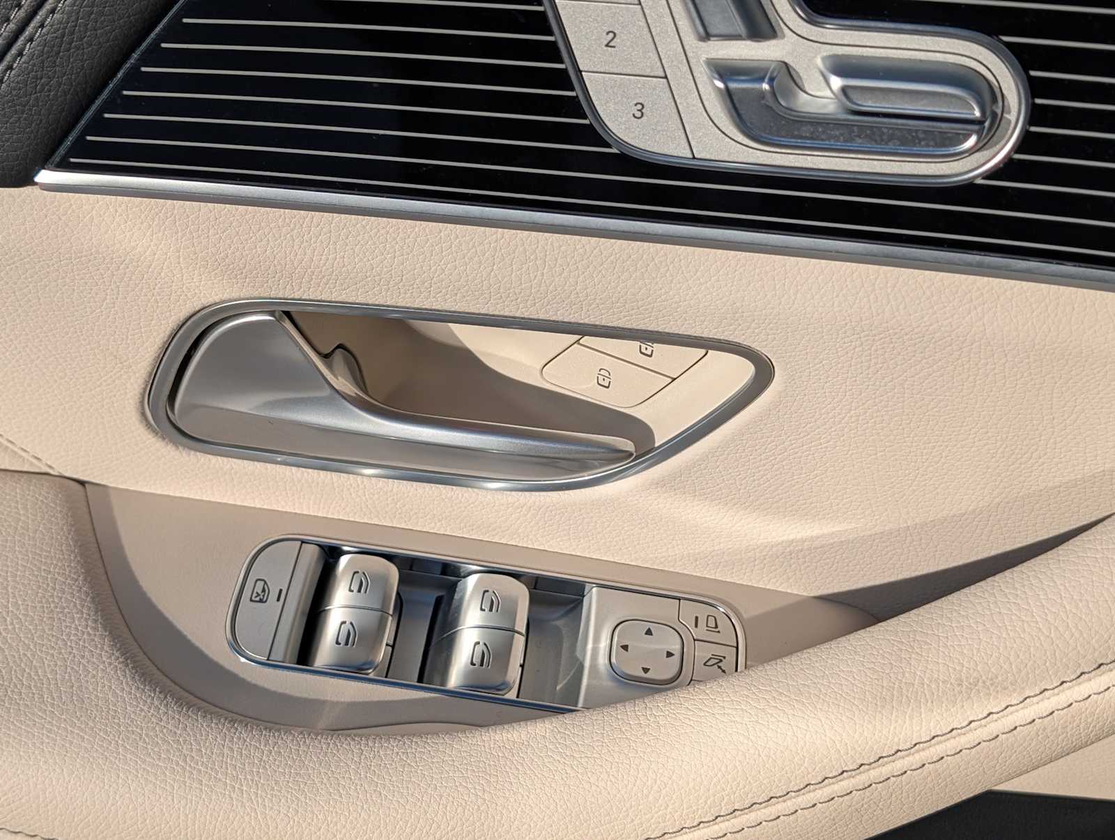 Thumbnail: 2025 Mercedes-Benz GLE - 22