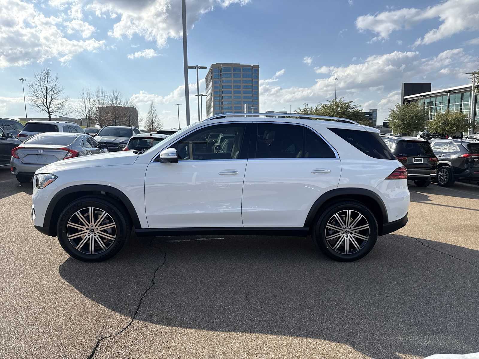 Thumbnail: 2026 Mercedes-Benz GLE - 3