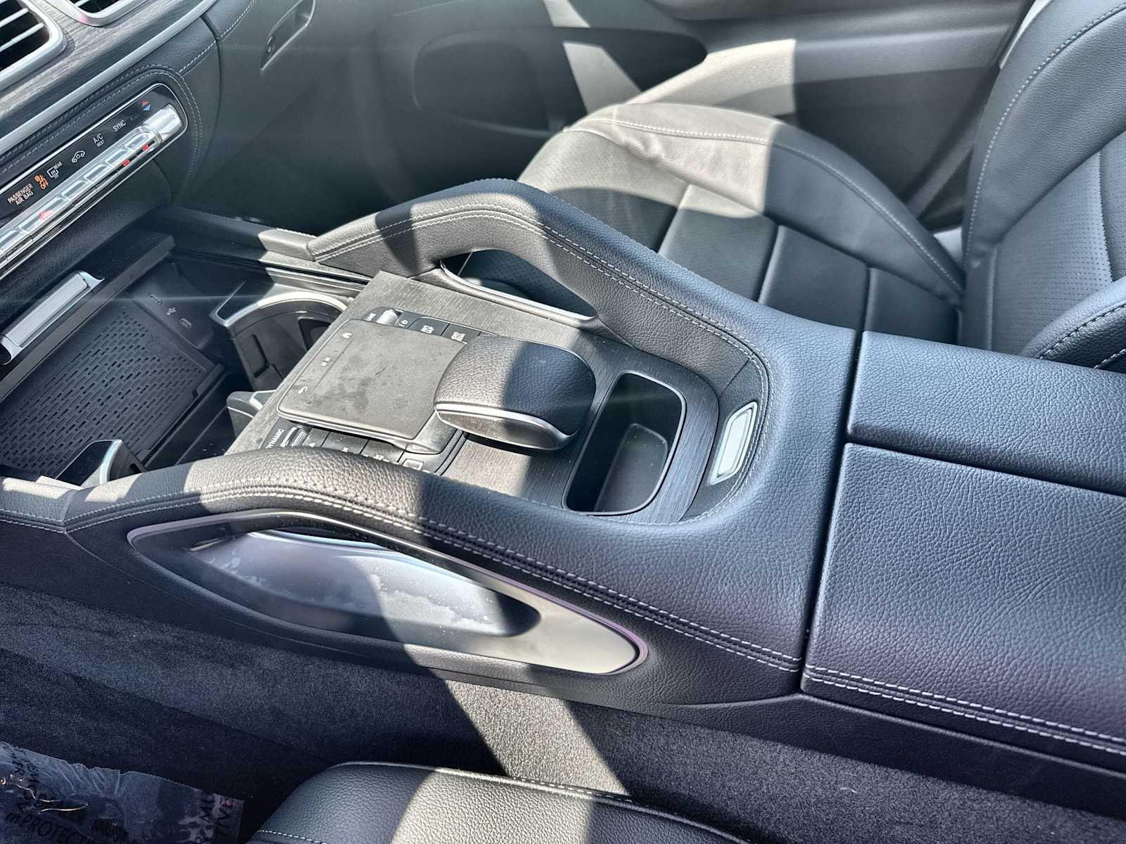 Thumbnail: 2026 Mercedes-Benz GLE - 22