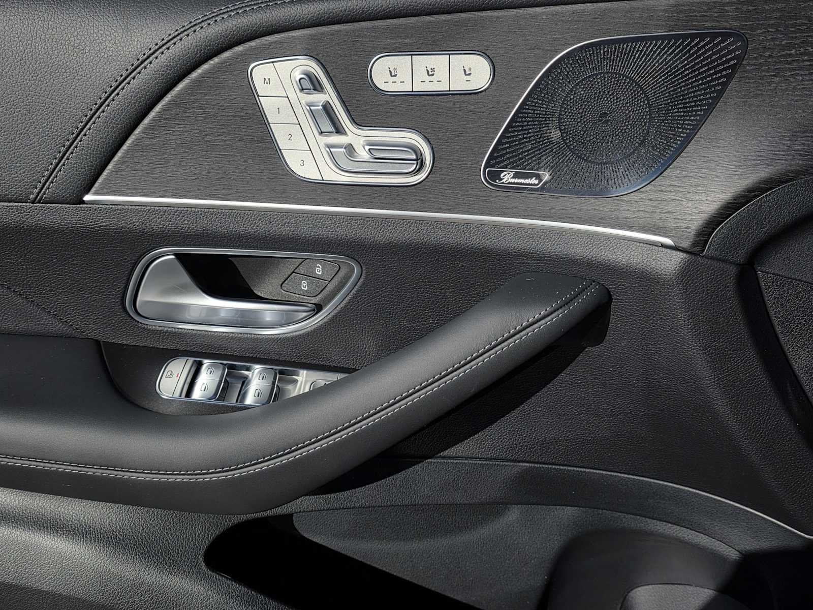 Thumbnail: 2026 Mercedes-Benz GLE - 17