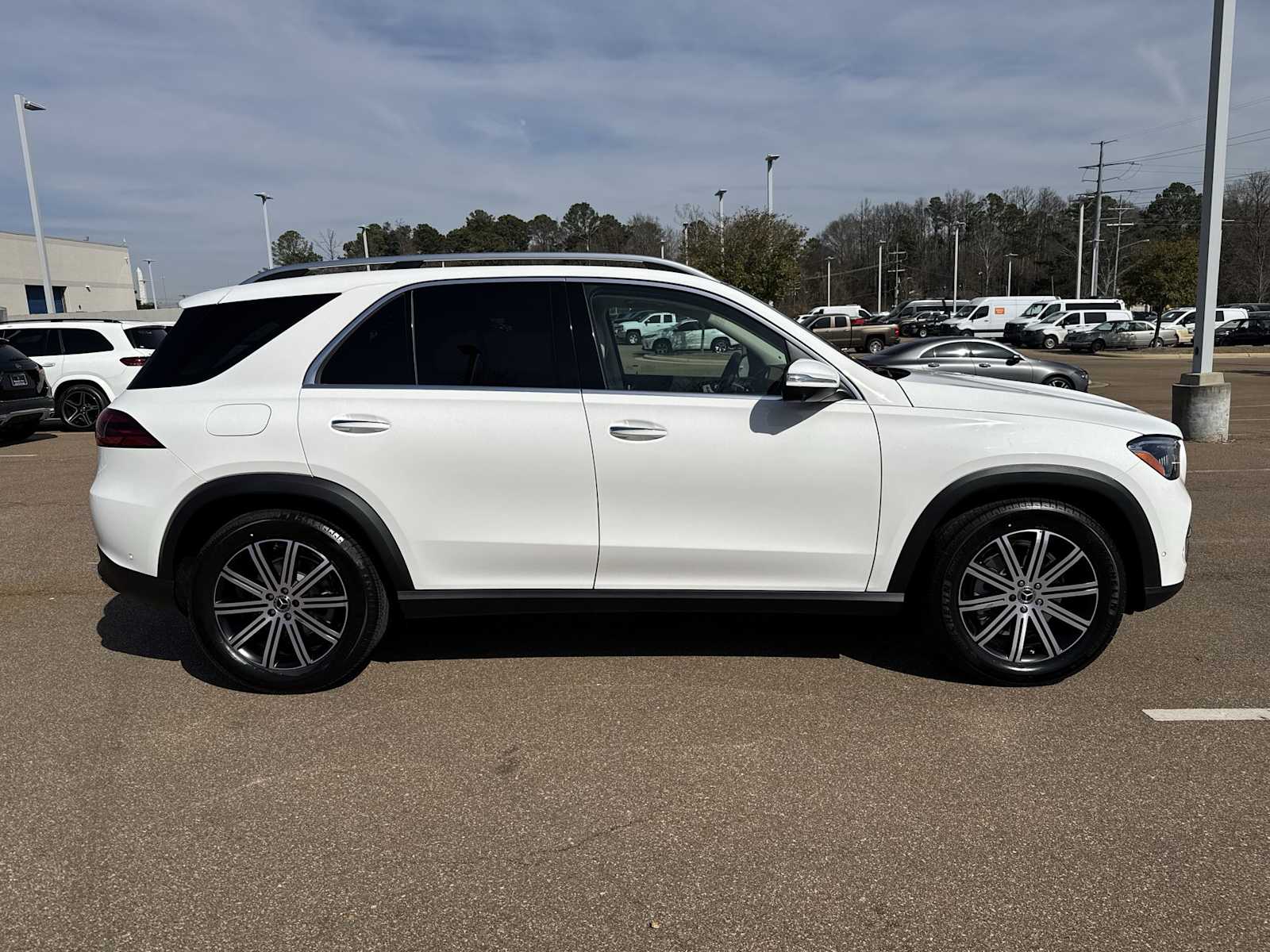 Thumbnail: 2026 Mercedes-Benz GLE - 7