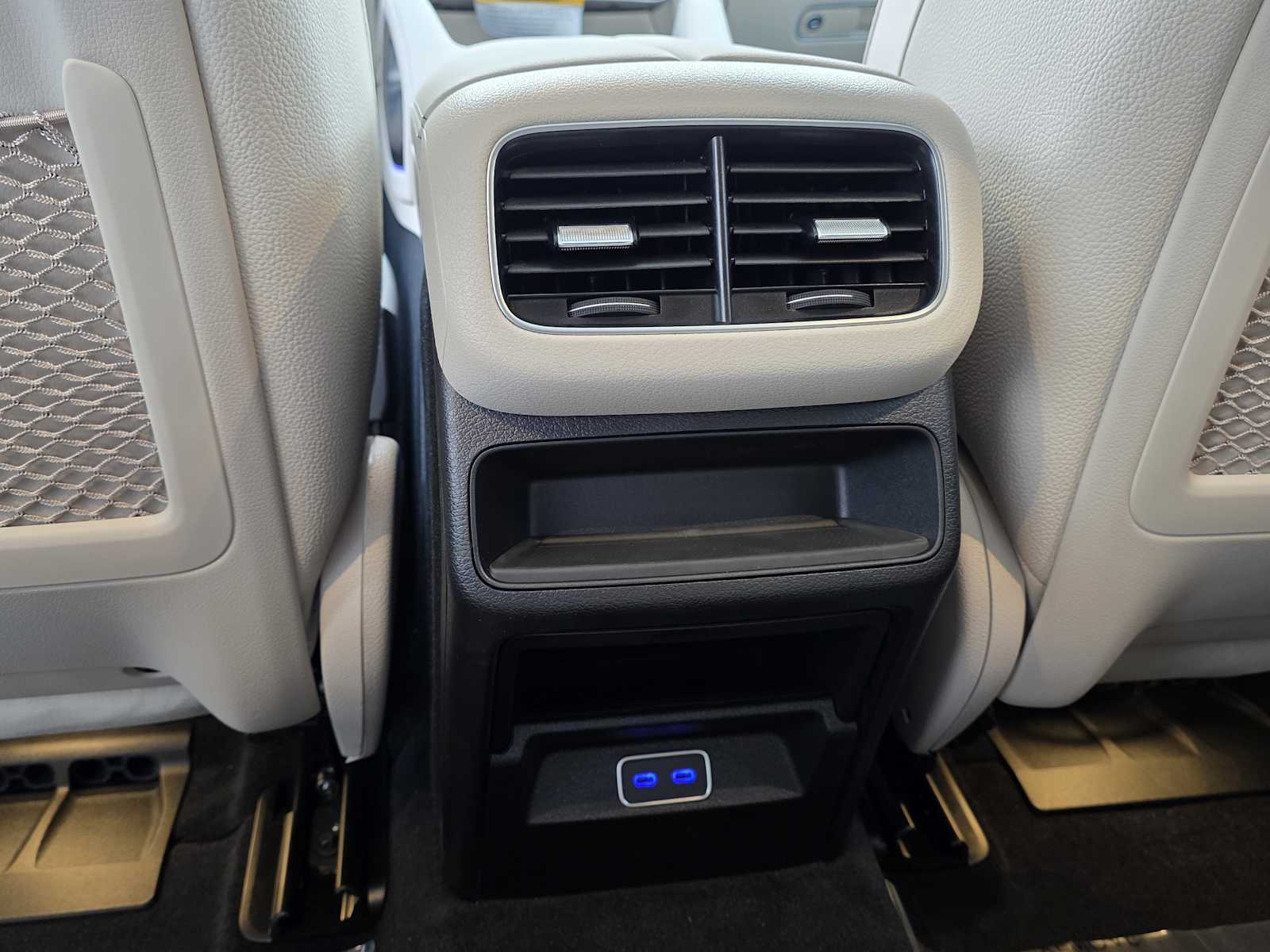 Thumbnail: 2026 Mercedes-Benz GLE - 19