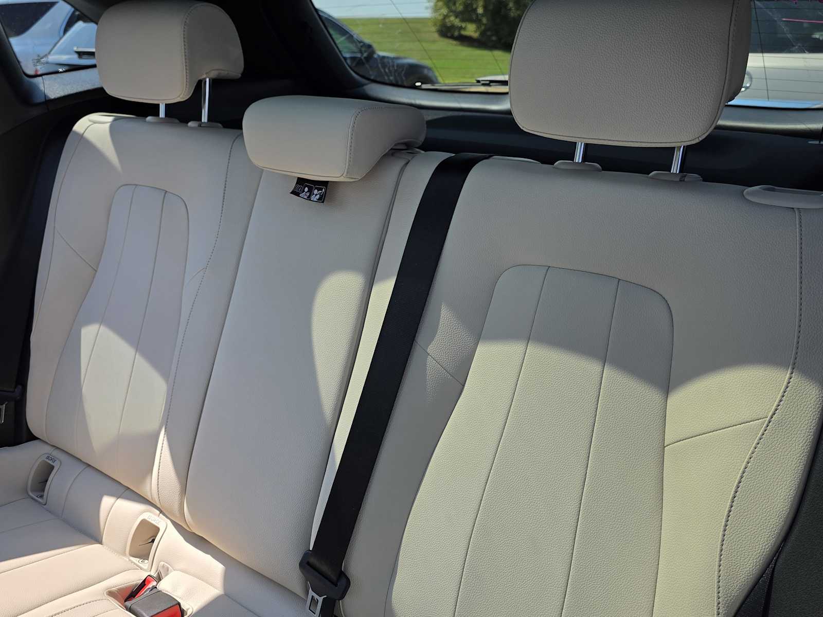 2025 Mercedes Benz GLA 250 4MATIC photo 2