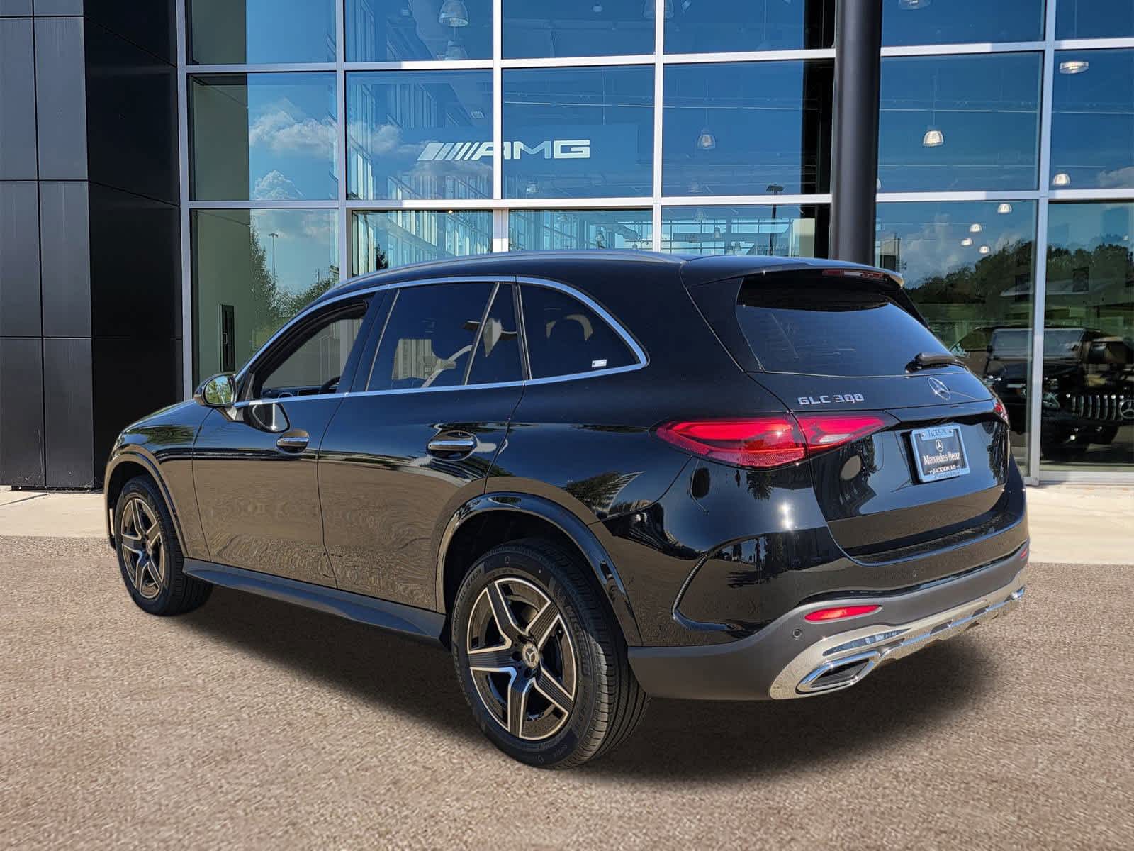 2026 Mercedes Benz GLC 300 photo 4