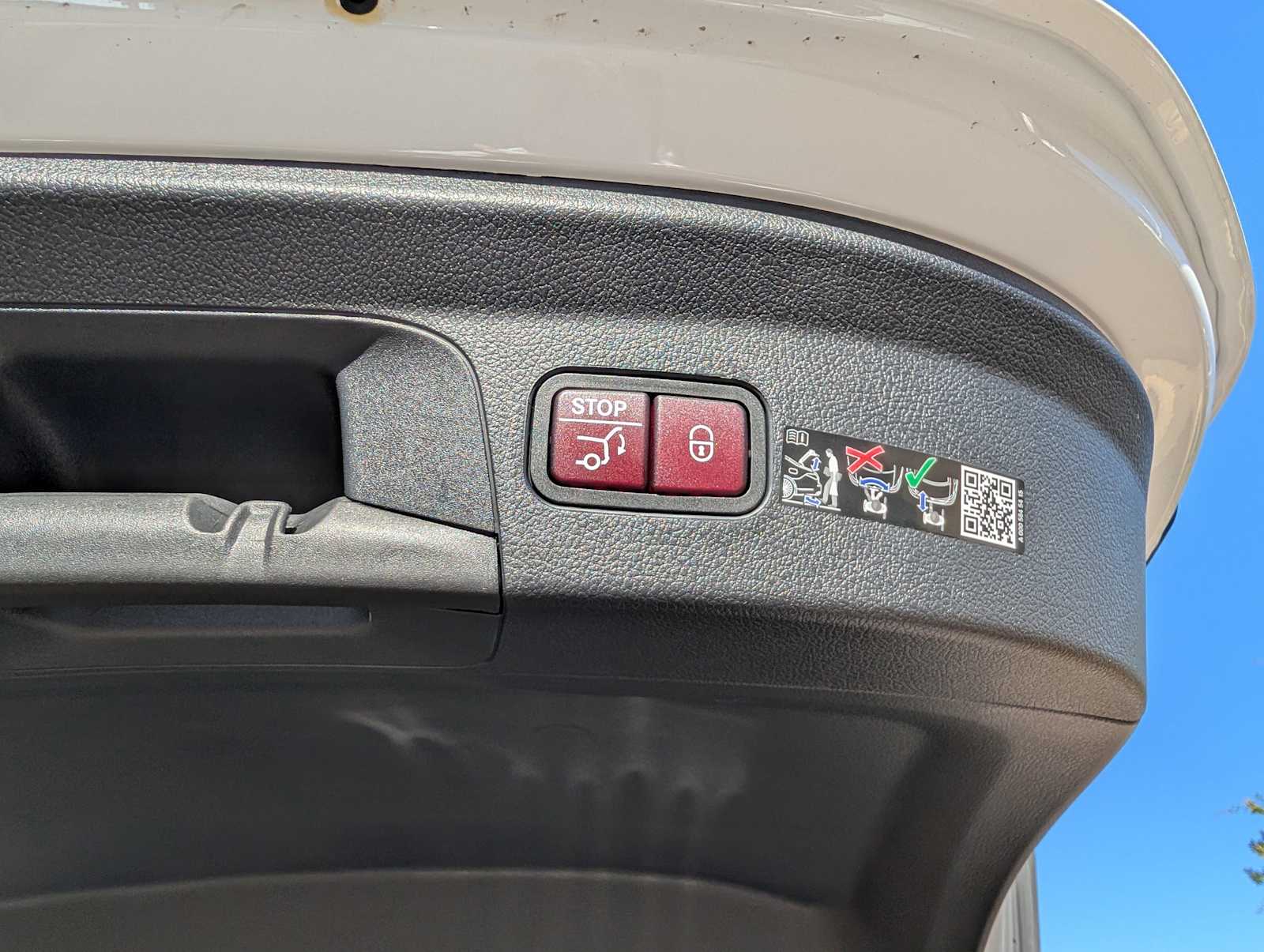 Thumbnail: 2026 Mercedes-Benz GLE - 25