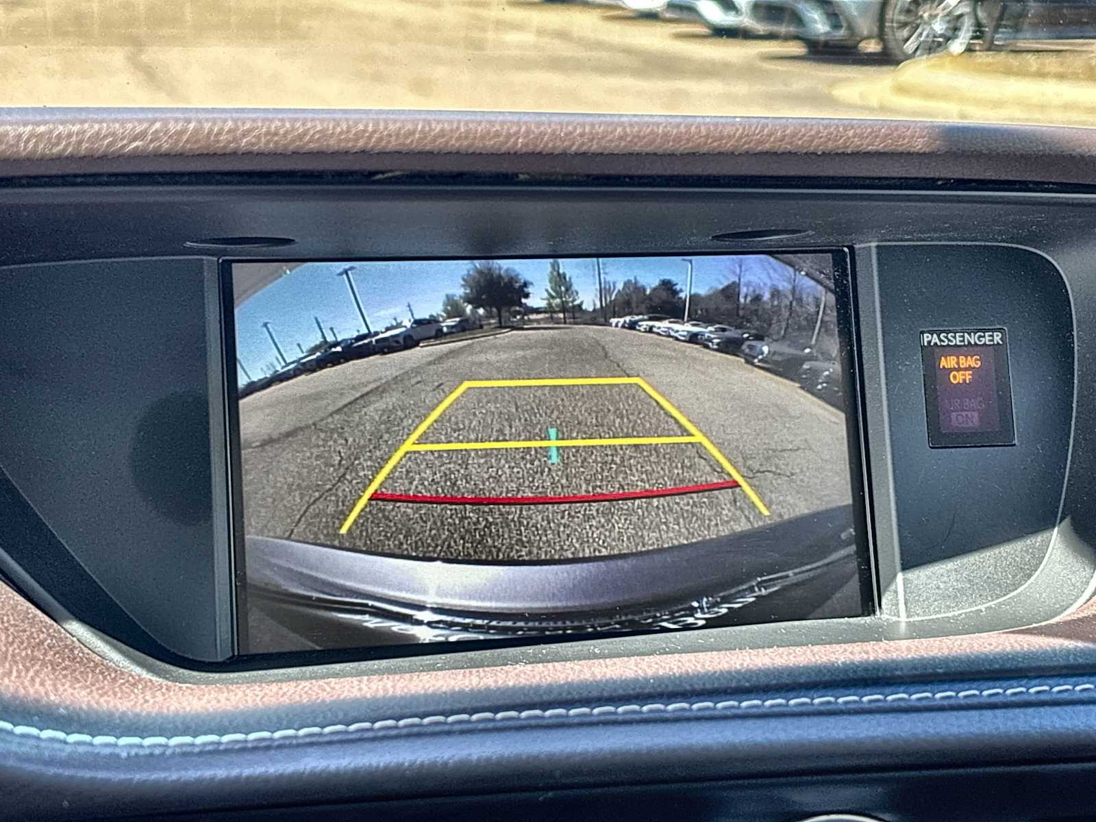 Thumbnail: 2018 Lexus ES - 26