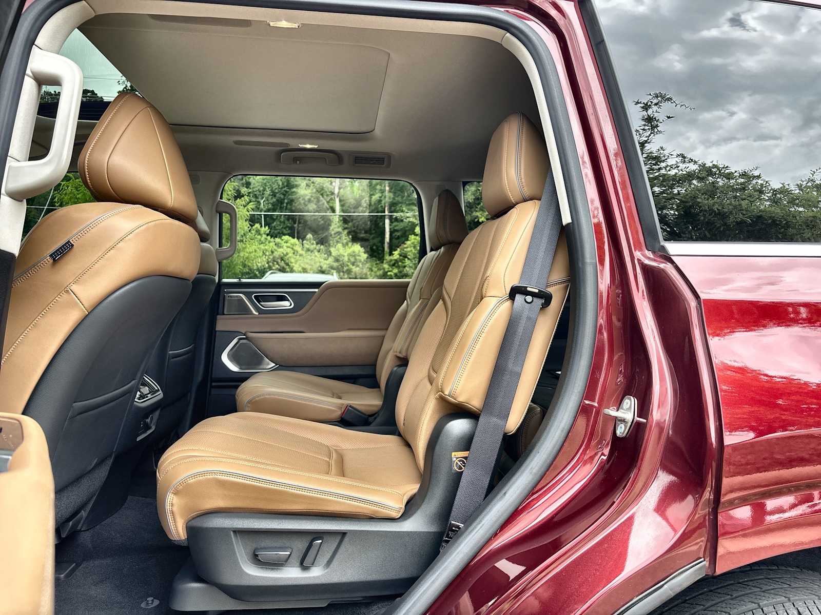 Thumbnail: 2025 INFINITI QX80 - 4
