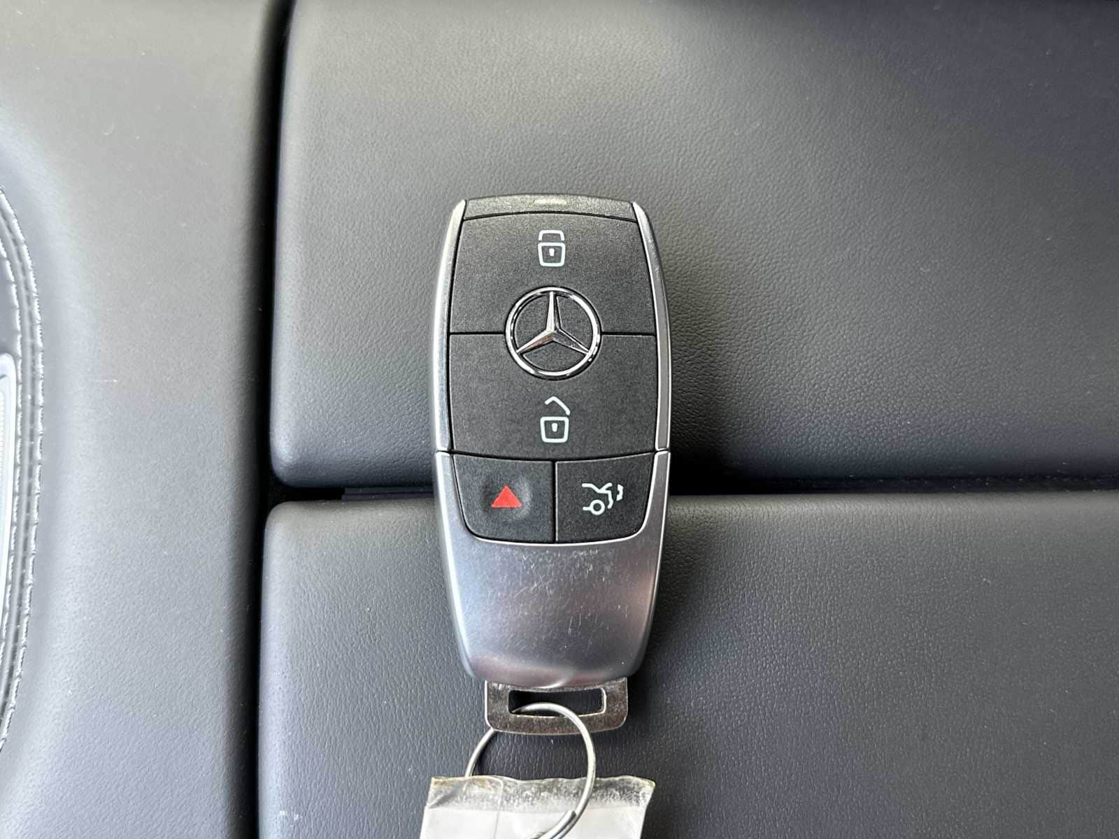 Thumbnail: 2026 Mercedes-Benz GLE - 25