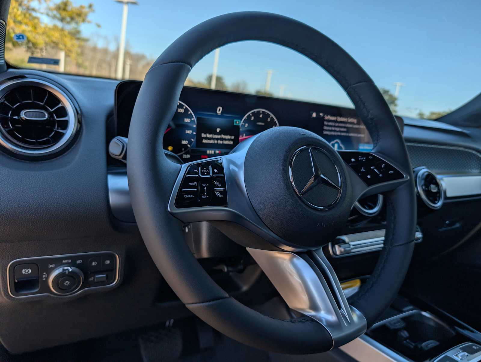 Thumbnail: 2026 Mercedes-Benz GLB - 8