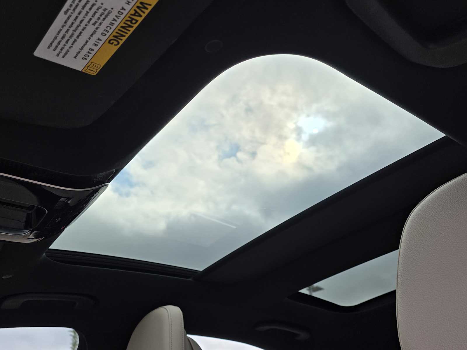 Thumbnail: 2023 Mercedes-Benz C-Class - 12