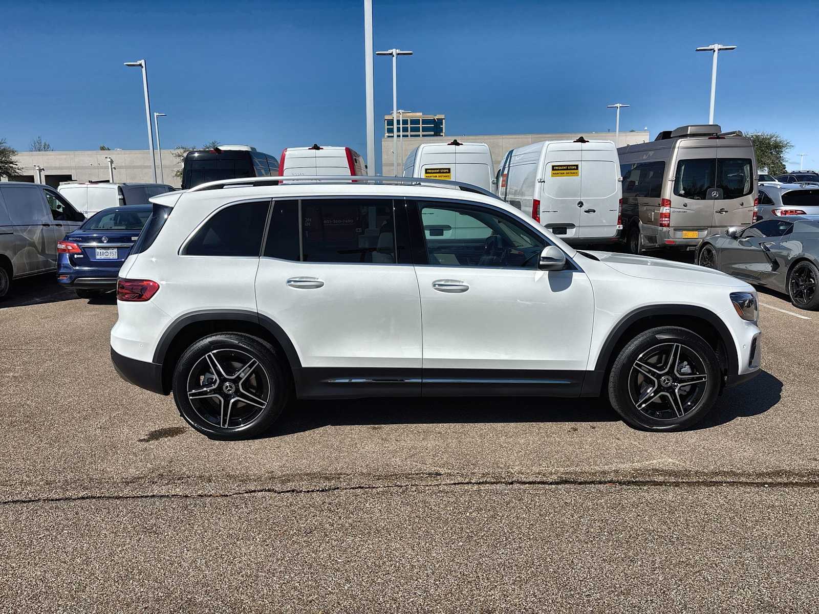 Thumbnail: 2026 Mercedes-Benz GLB - 10