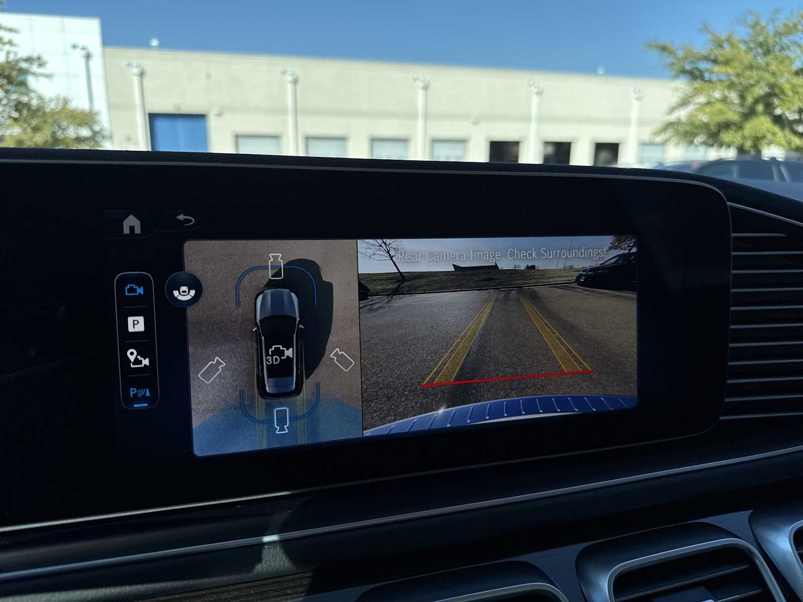 Thumbnail: 2026 Mercedes-Benz GLE - 23