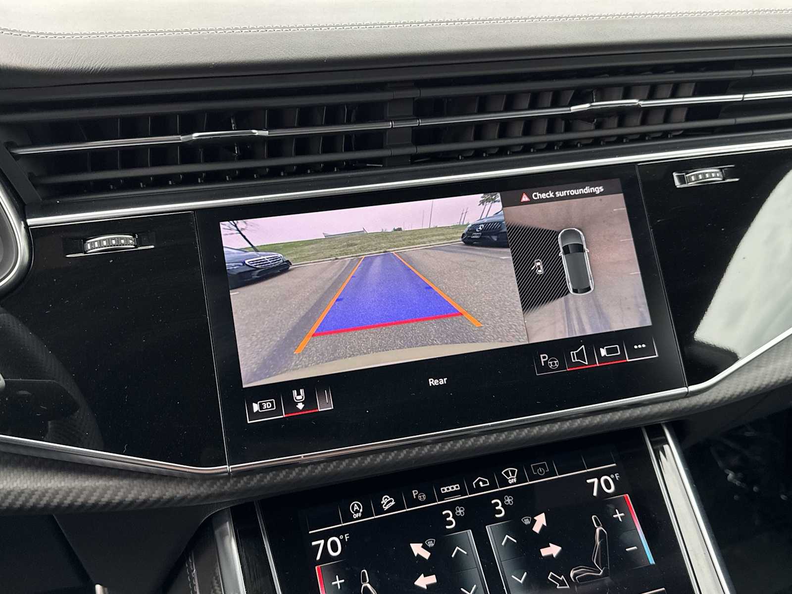 Thumbnail: 2024 Audi SQ8 - 23