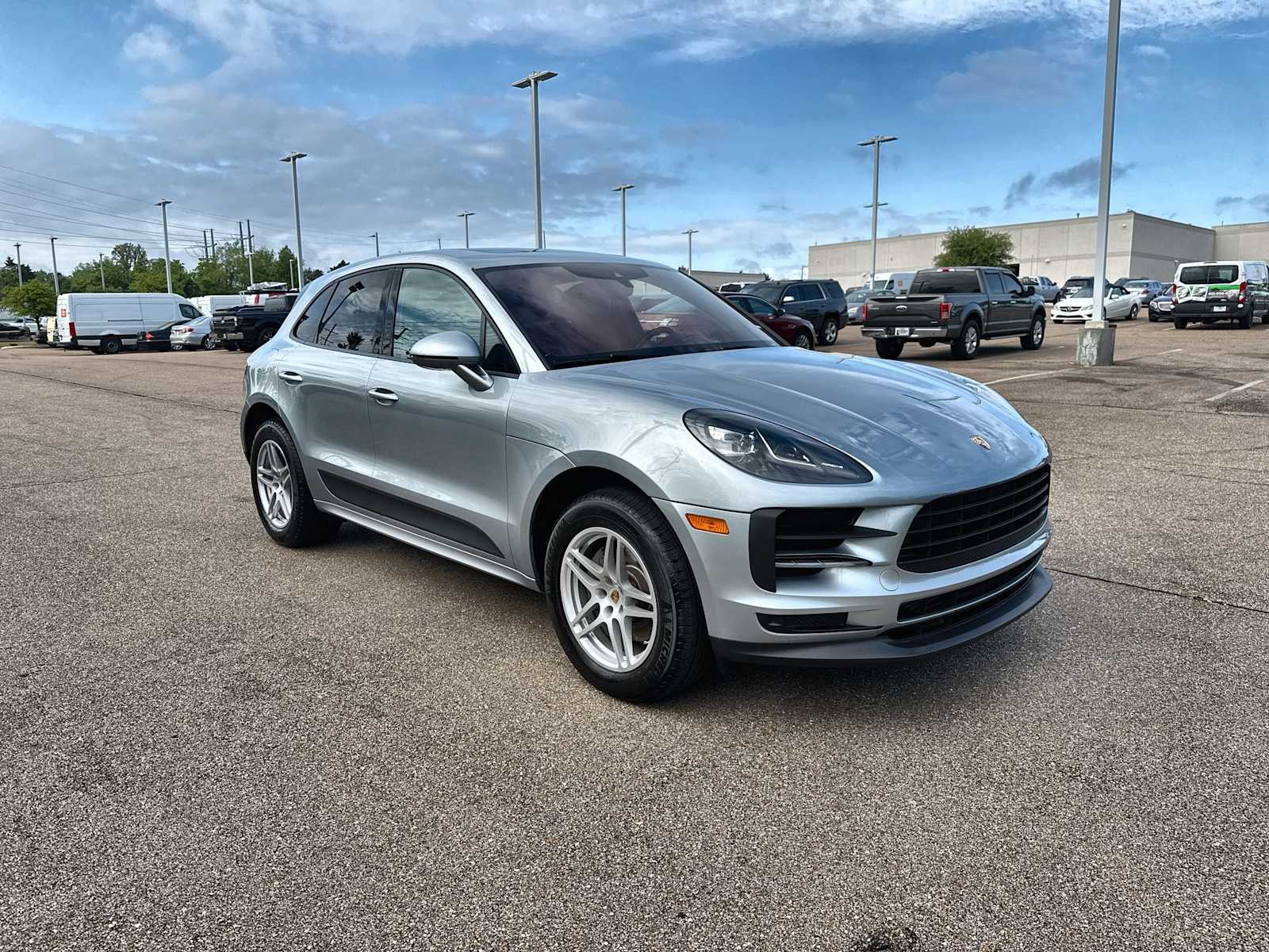 Thumbnail: 2020 Porsche Macan - 11