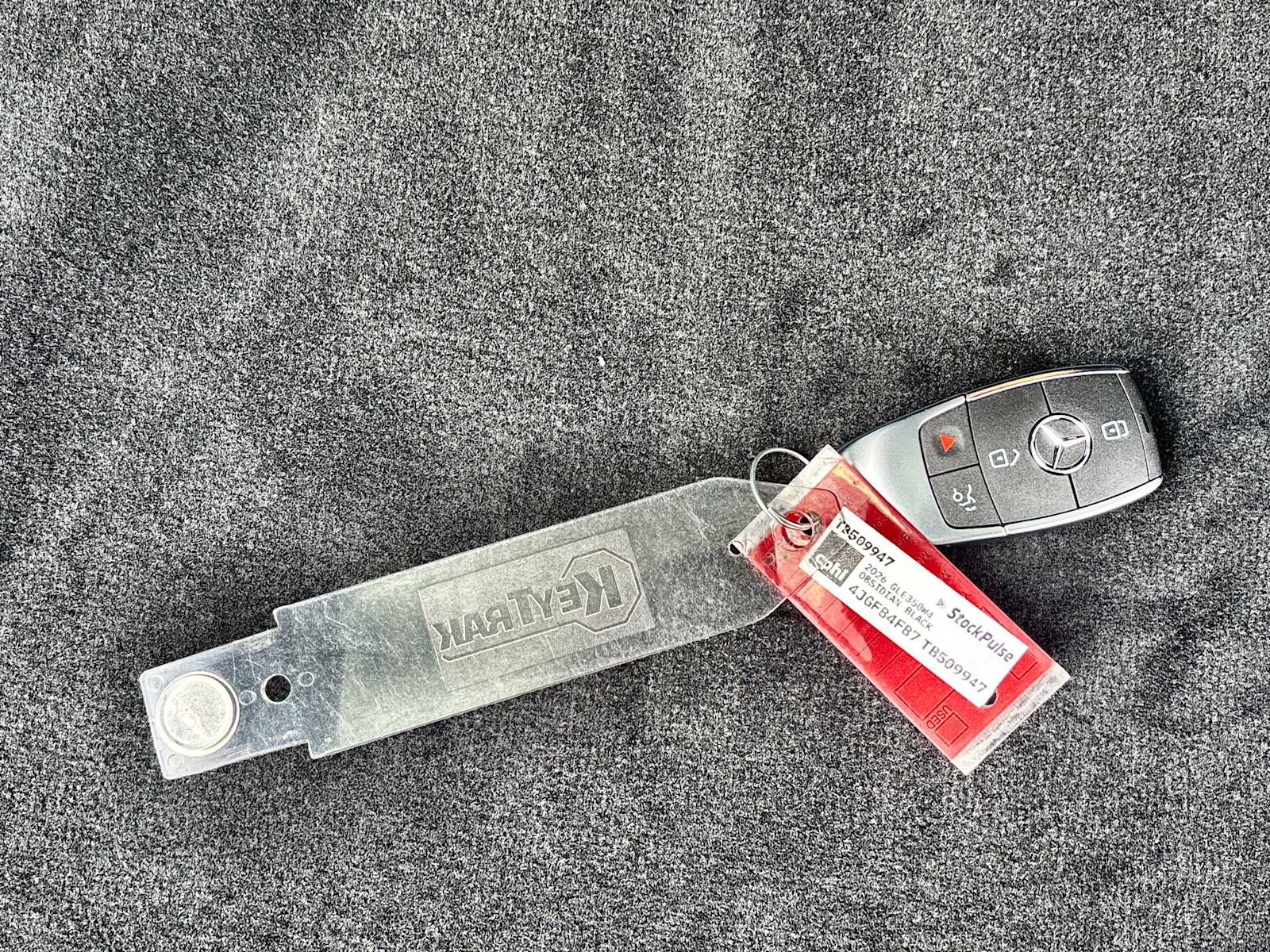 Thumbnail: 2026 Mercedes-Benz GLE - 26