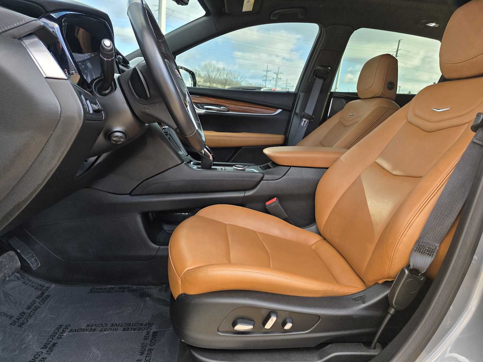 Thumbnail: 2023 Cadillac XT5 - 11