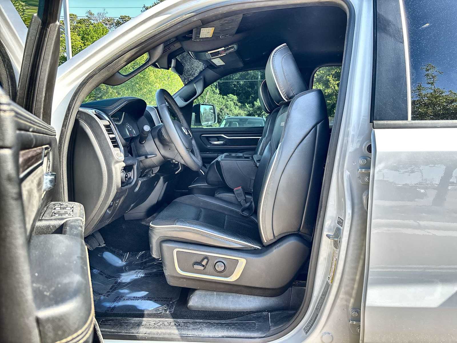 Thumbnail: 2025 RAM 1500 - 2