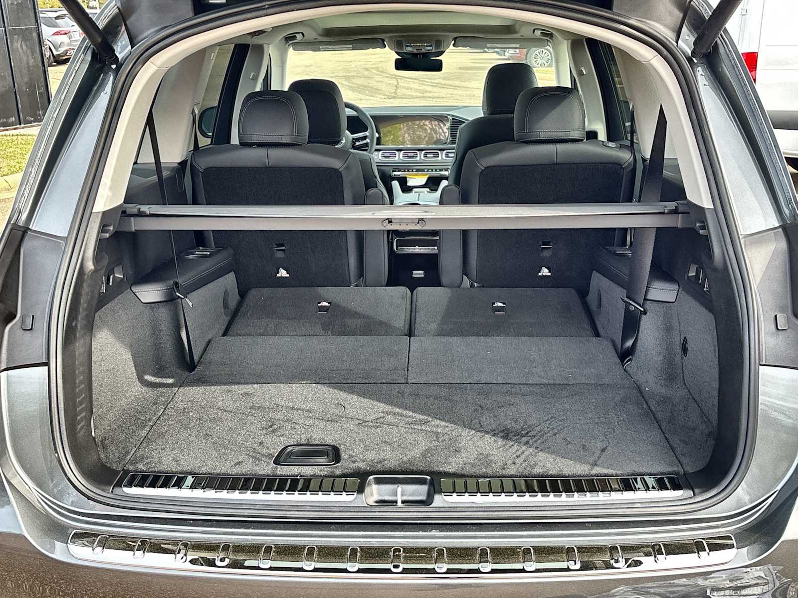 Thumbnail: 2026 Mercedes-Benz GLS - 17