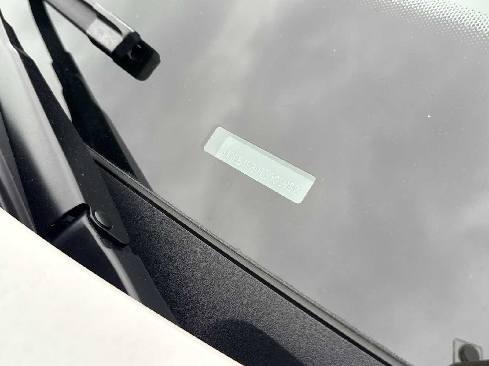 Thumbnail: 2026 Mercedes-Benz GLE - 28