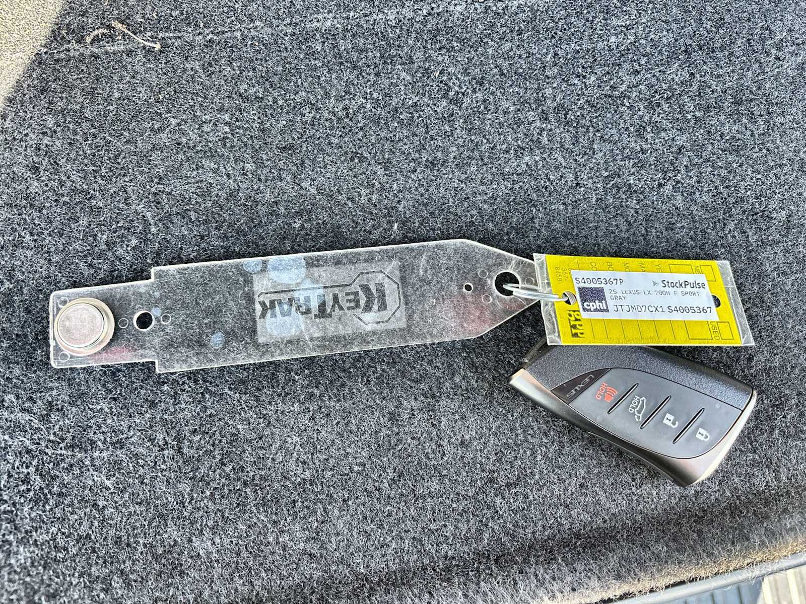 Thumbnail: 2025 Lexus LX - 26