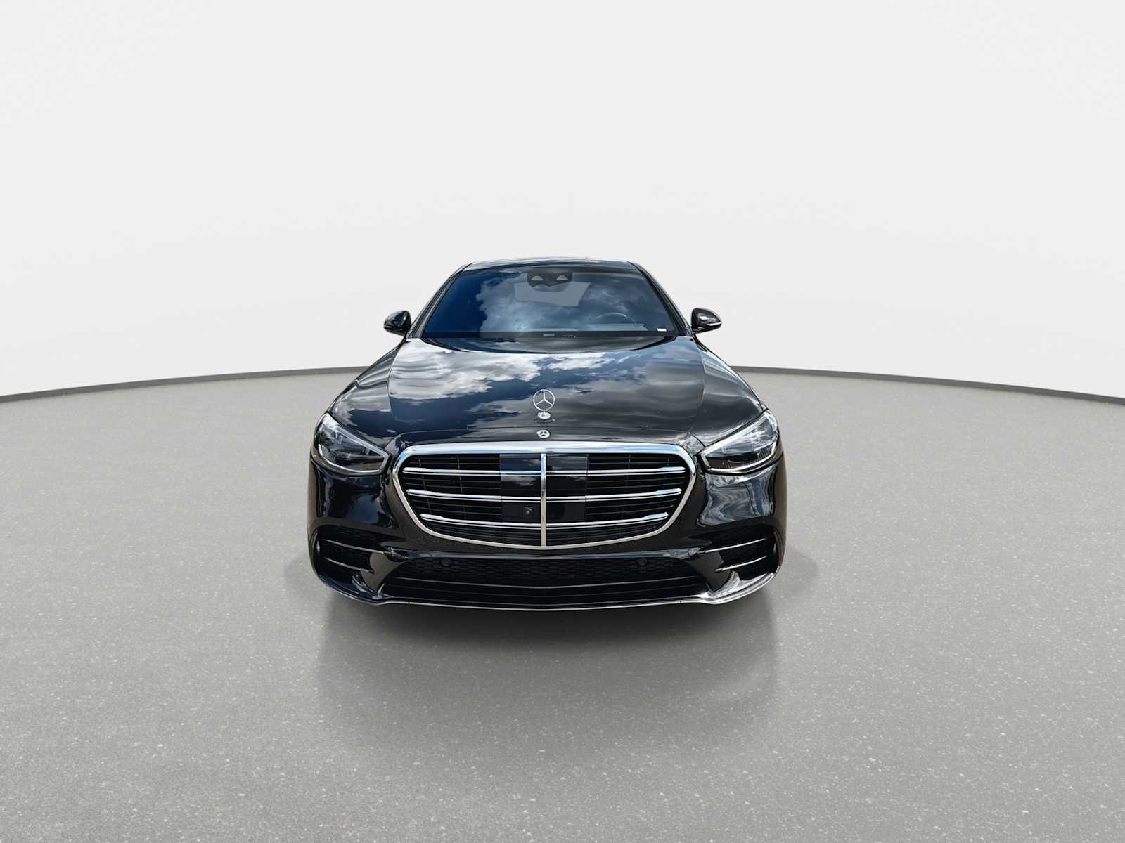 Thumbnail: 2023 Mercedes-Benz S-Class - 12
