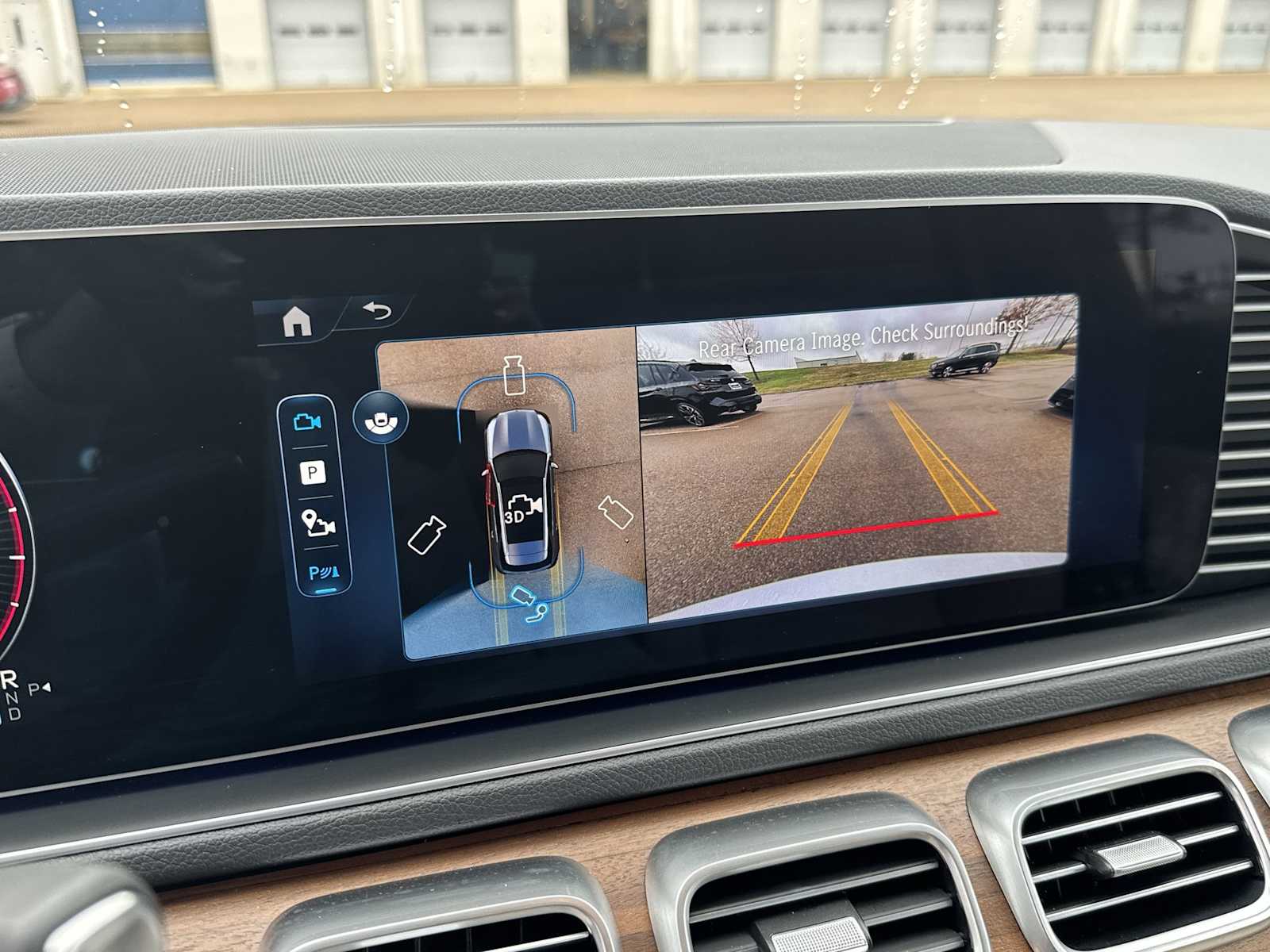 Thumbnail: 2026 Mercedes-Benz GLE - 23