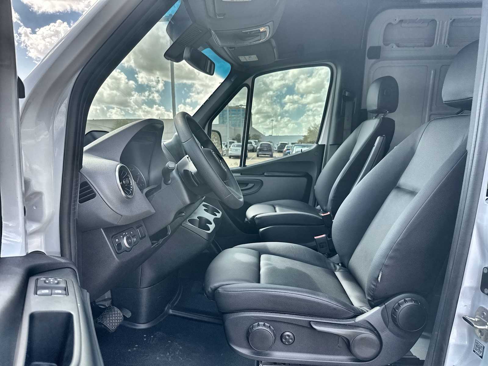 Thumbnail: 2026 Mercedes-Benz Sprinter - 2