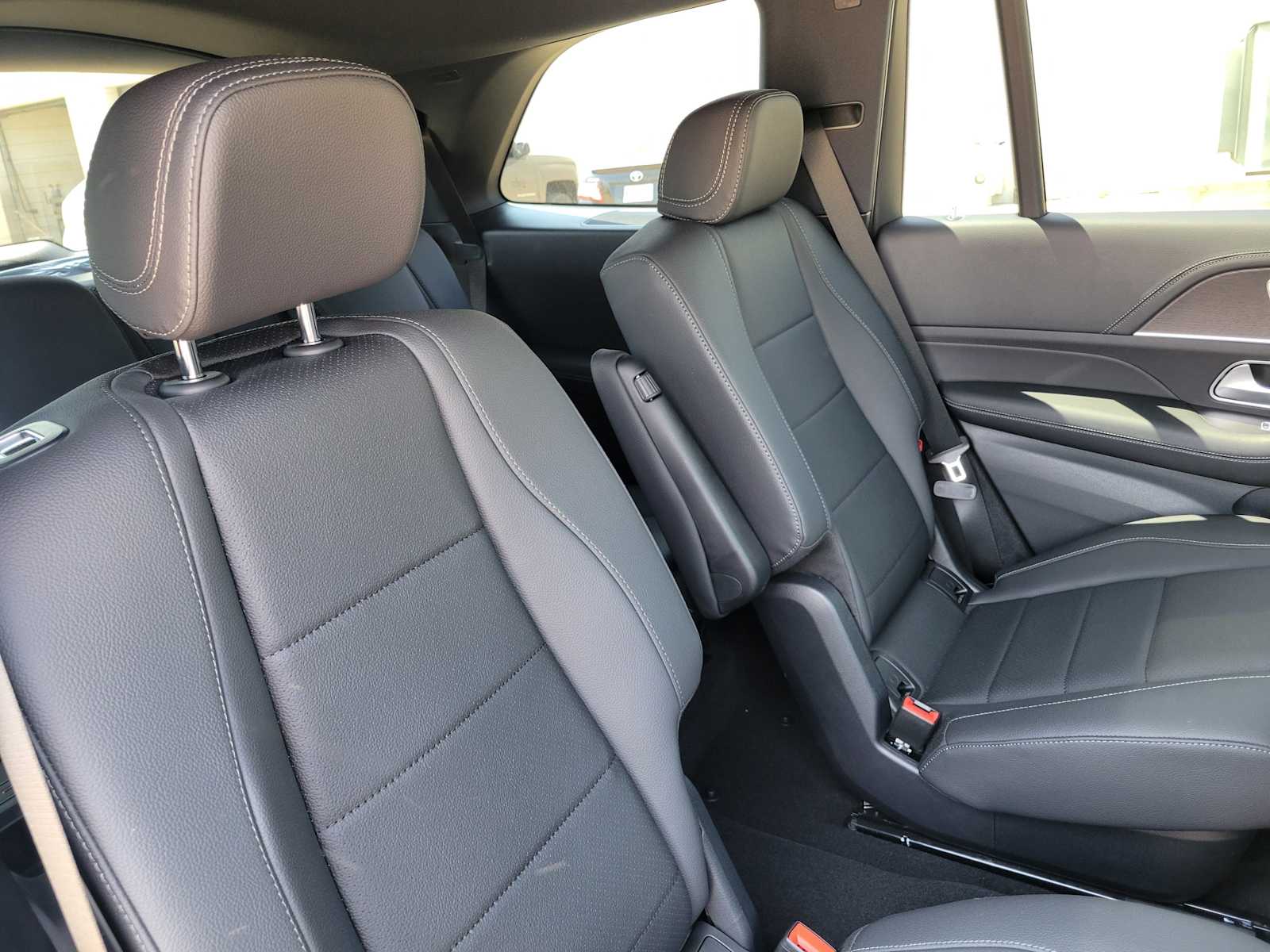 Thumbnail: 2025 Mercedes-Benz GLS - 23