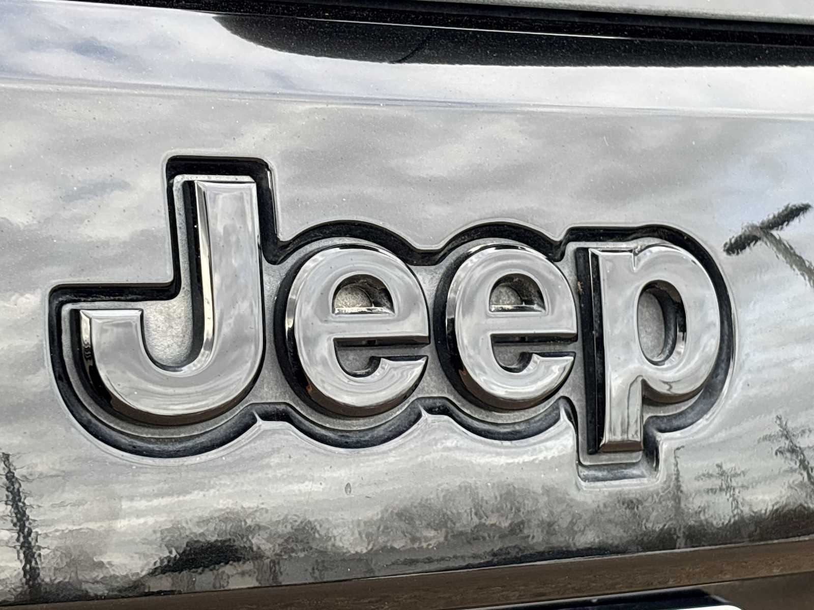 Thumbnail: 2018 Jeep Grand Cherokee - 10