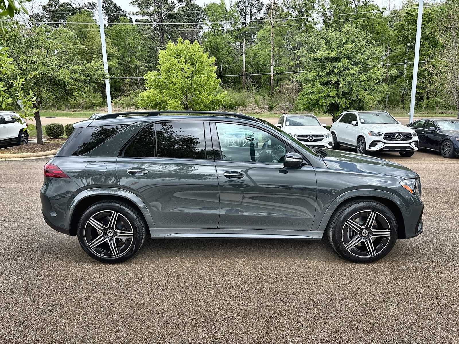 Thumbnail: 2026 Mercedes-Benz GLE - 10