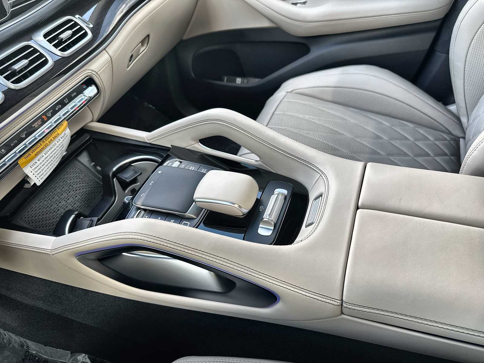 Thumbnail: 2026 Mercedes-Benz GL-Class - 22