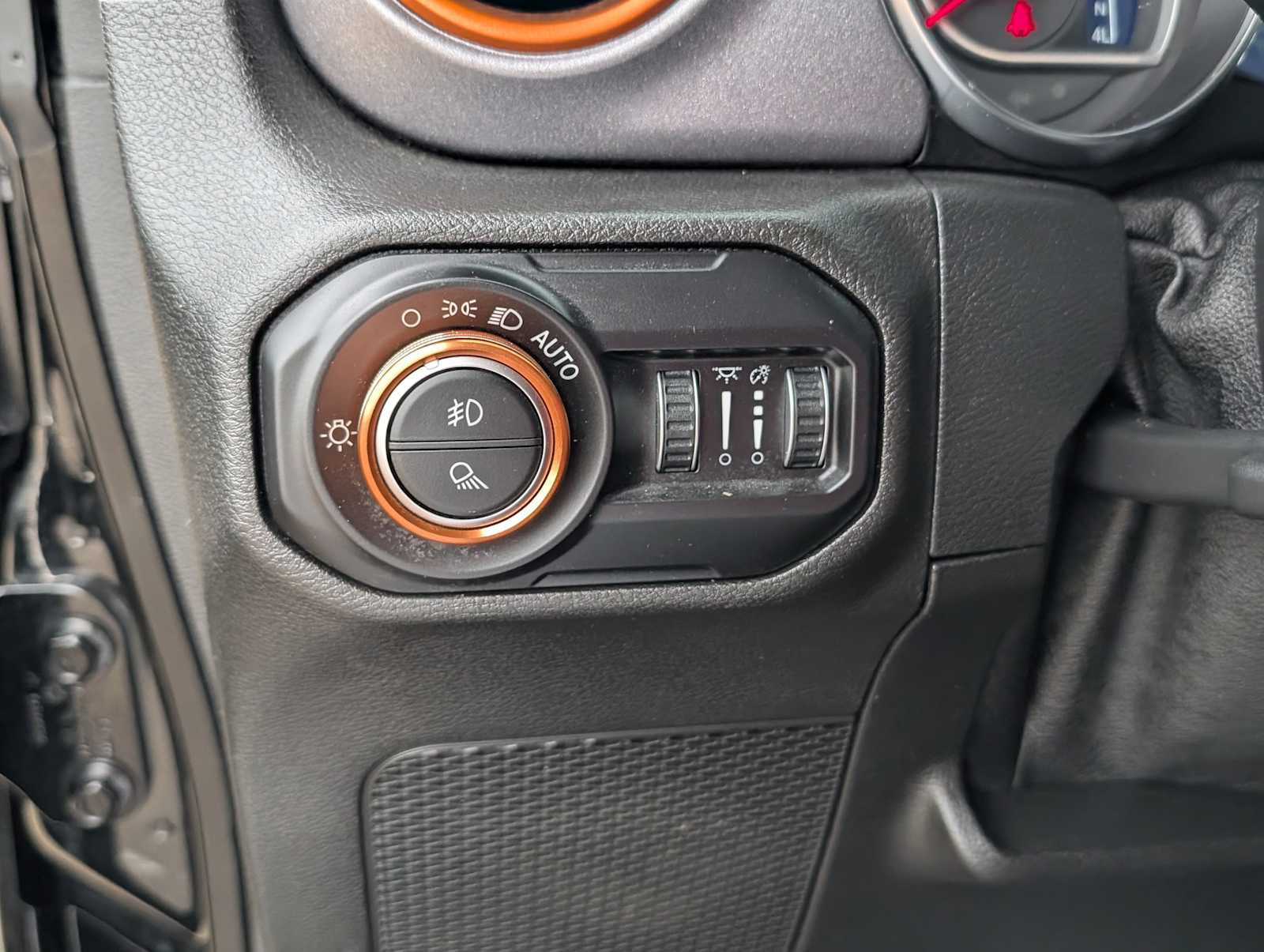 Thumbnail: 2021 Jeep Gladiator - 15