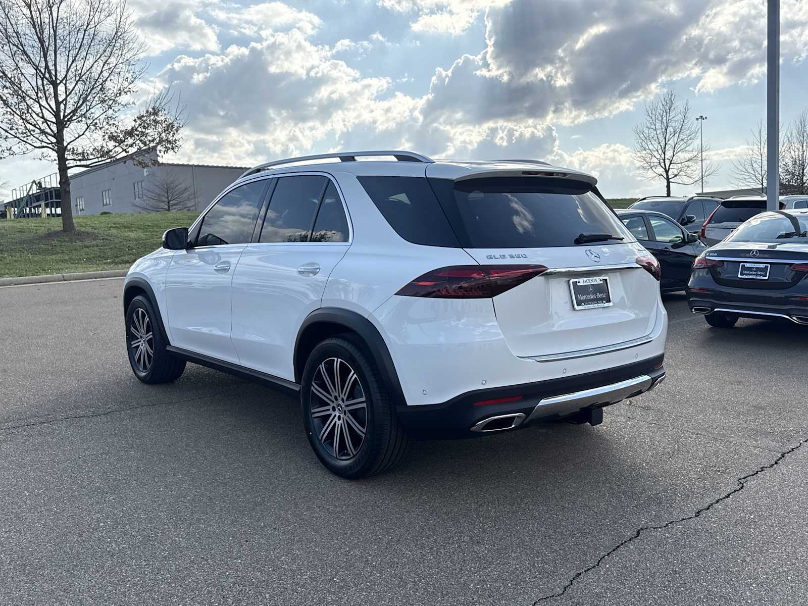 Thumbnail: 2026 Mercedes-Benz GLE - 4