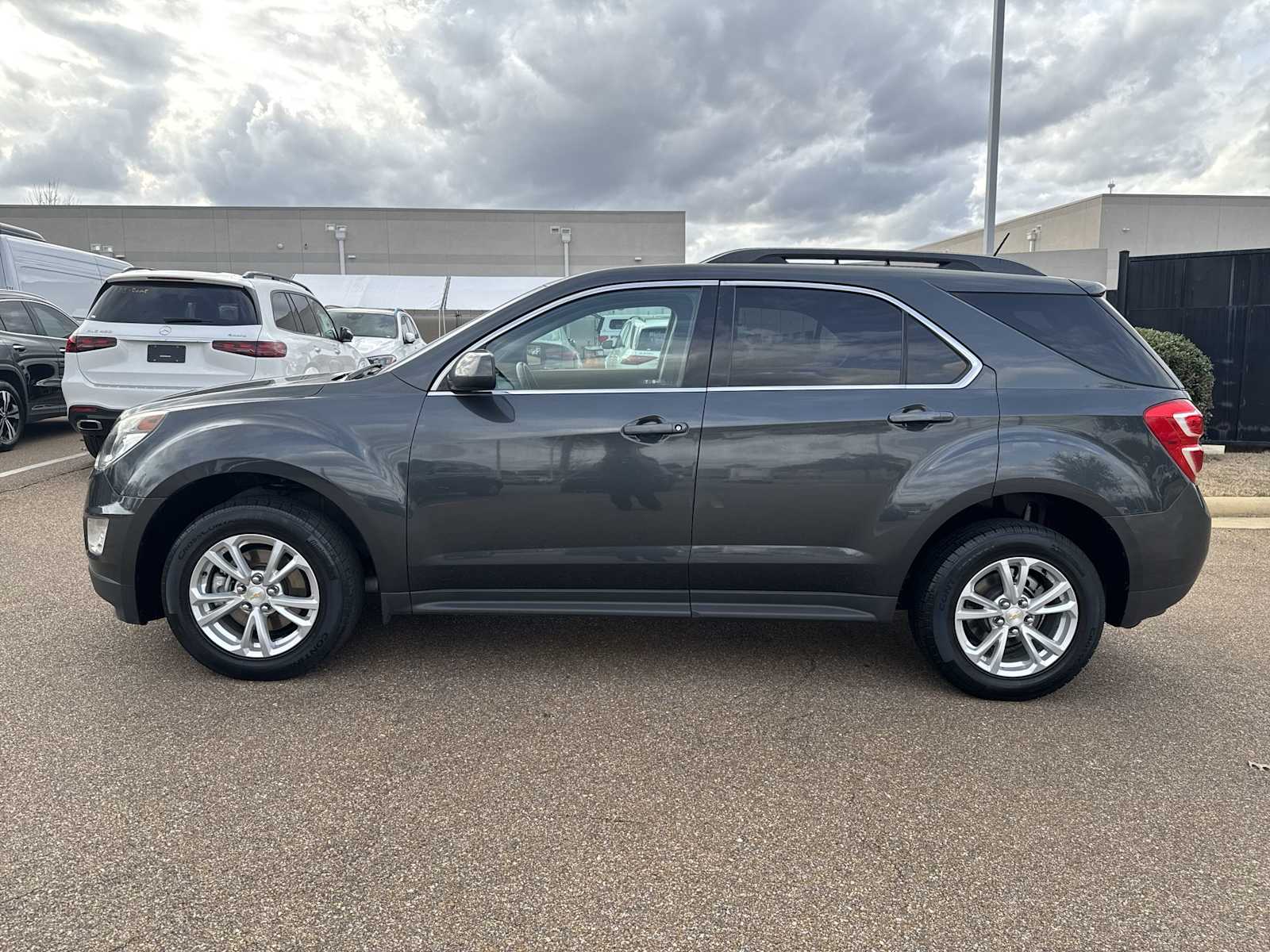 Thumbnail: 2017 Chevrolet Equinox - 3