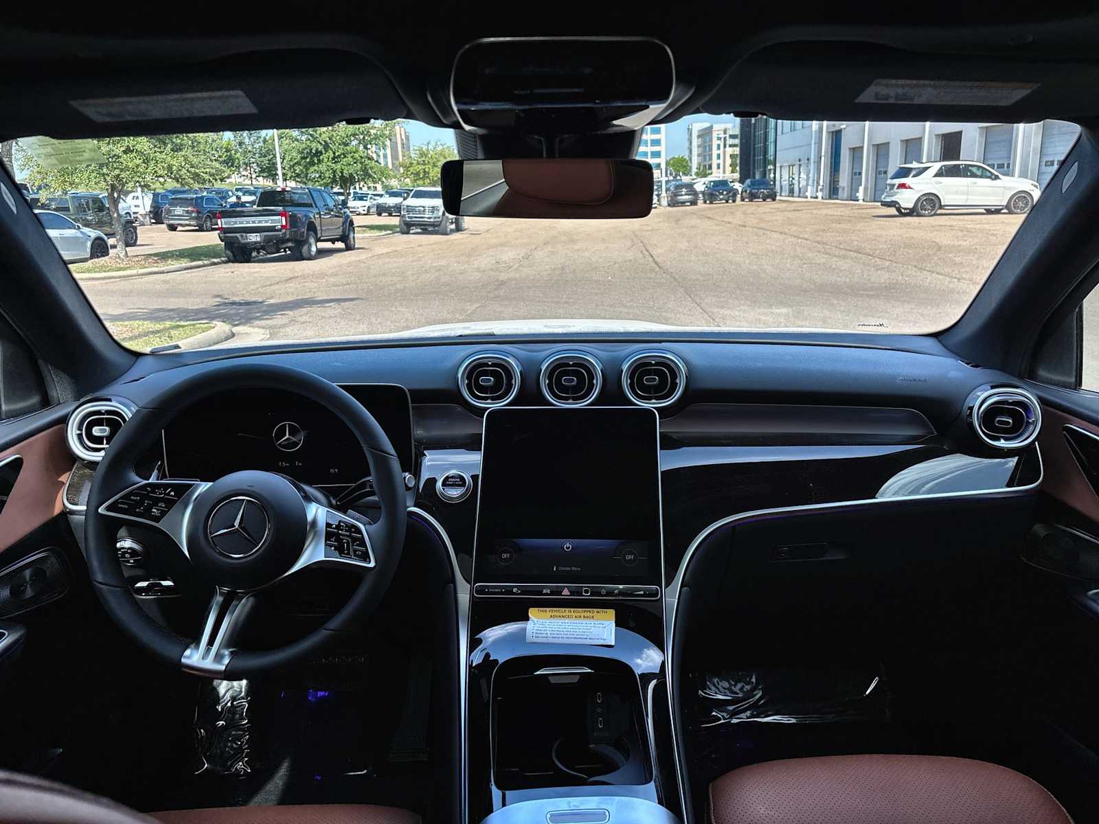Thumbnail: 2026 Mercedes-Benz GLC - 20