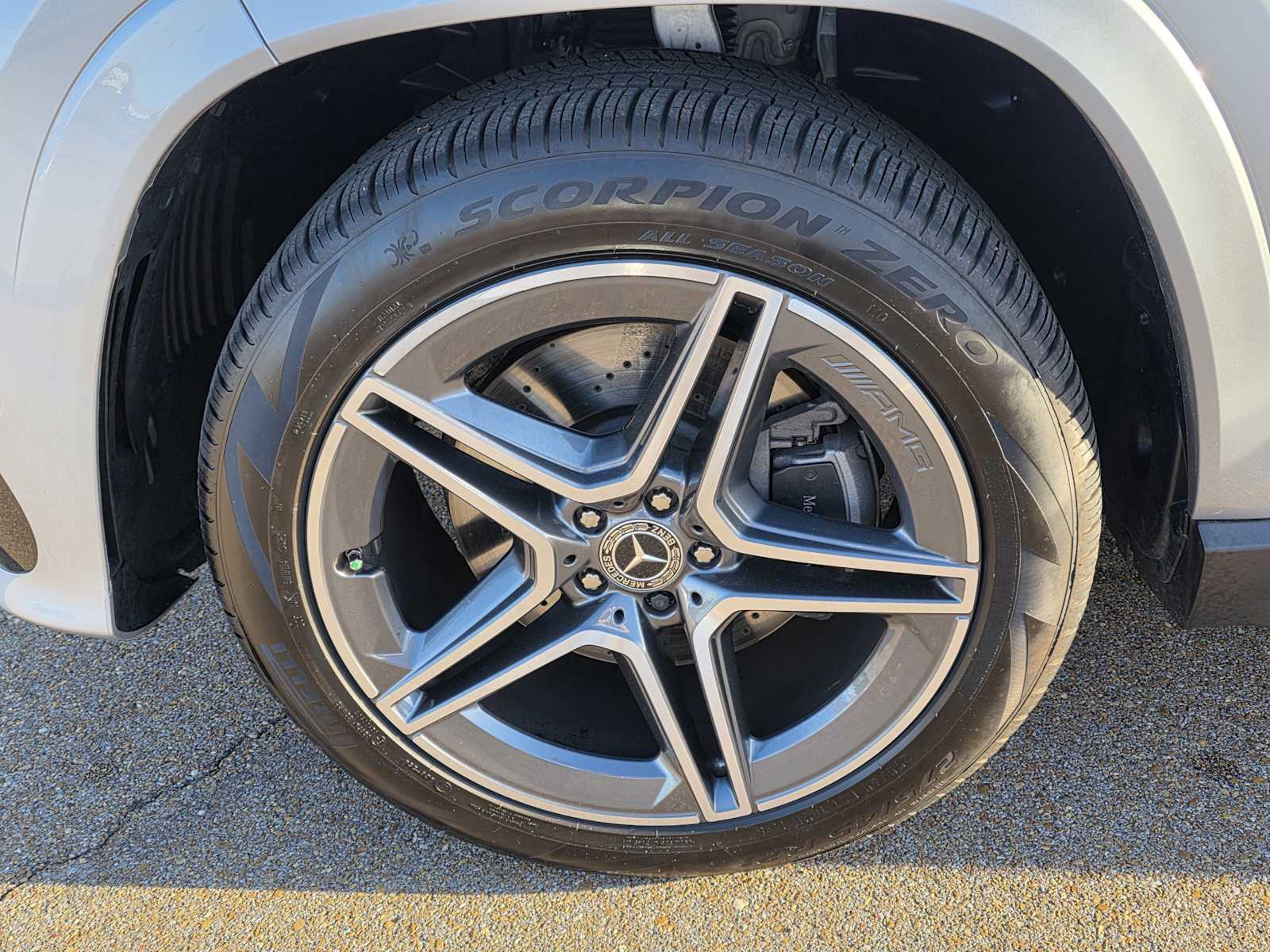 Thumbnail: 2025 Mercedes-Benz GLS - 25