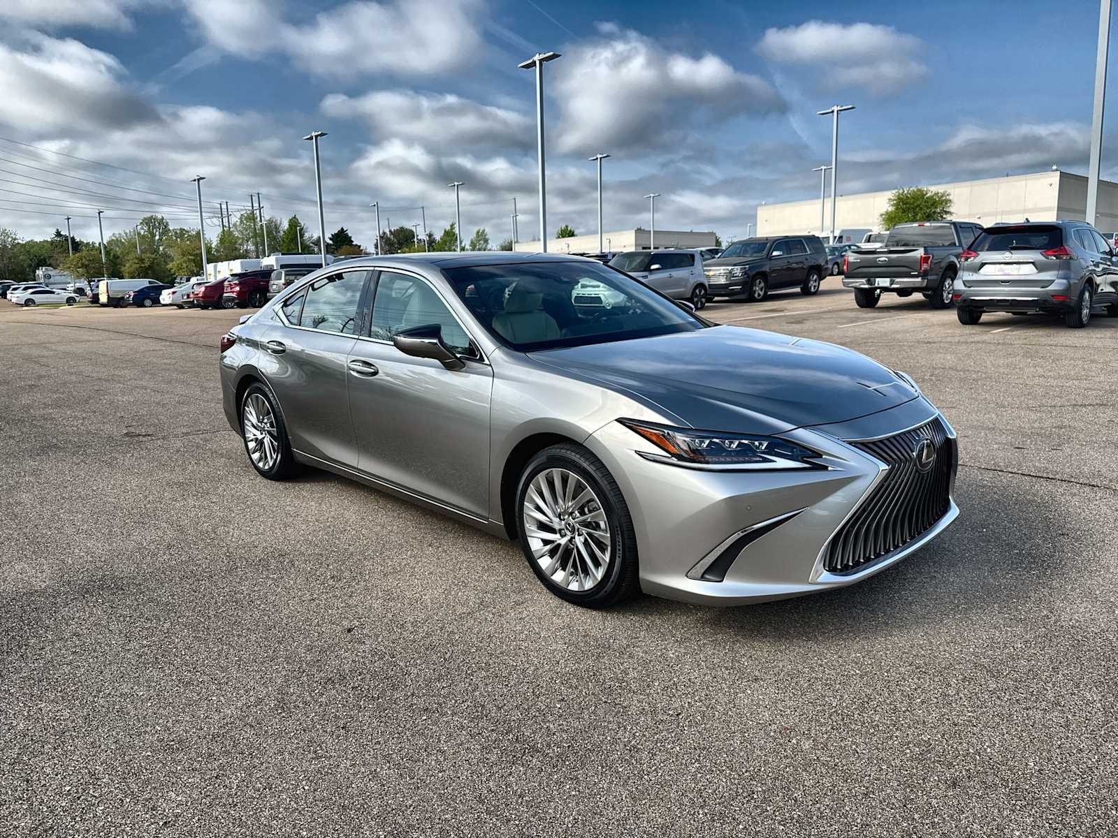 Thumbnail: 2021 Lexus ES - 11