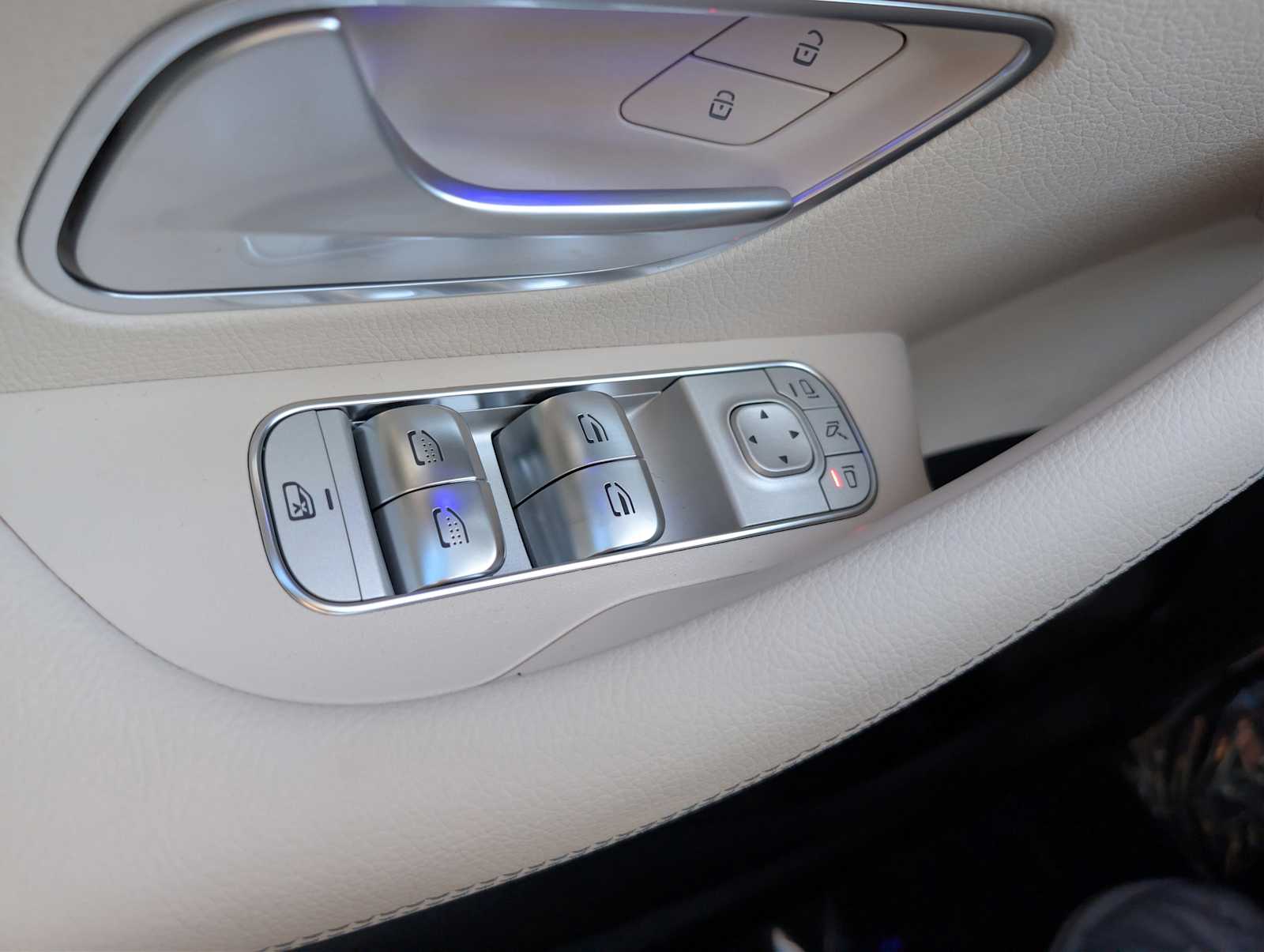 Thumbnail: 2026 Mercedes-Benz GLE - 16