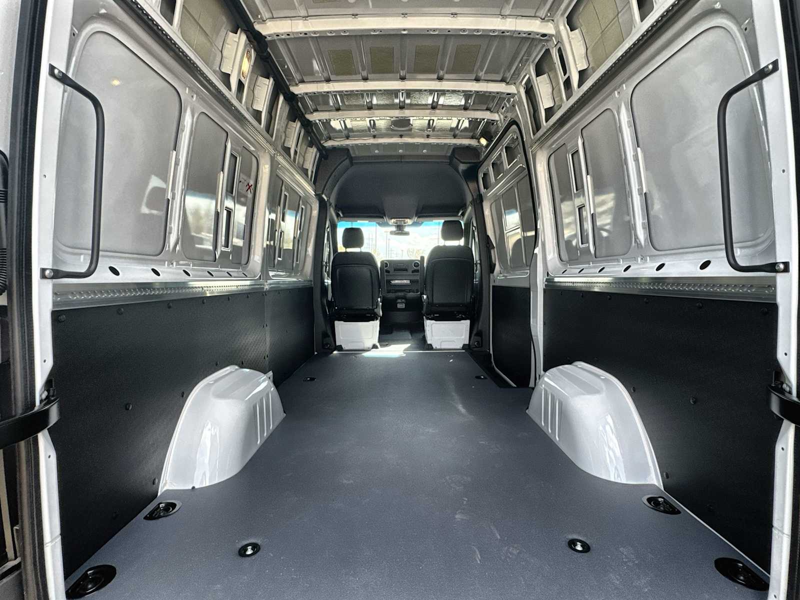 Thumbnail: 2026 Mercedes-Benz Sprinter - 17