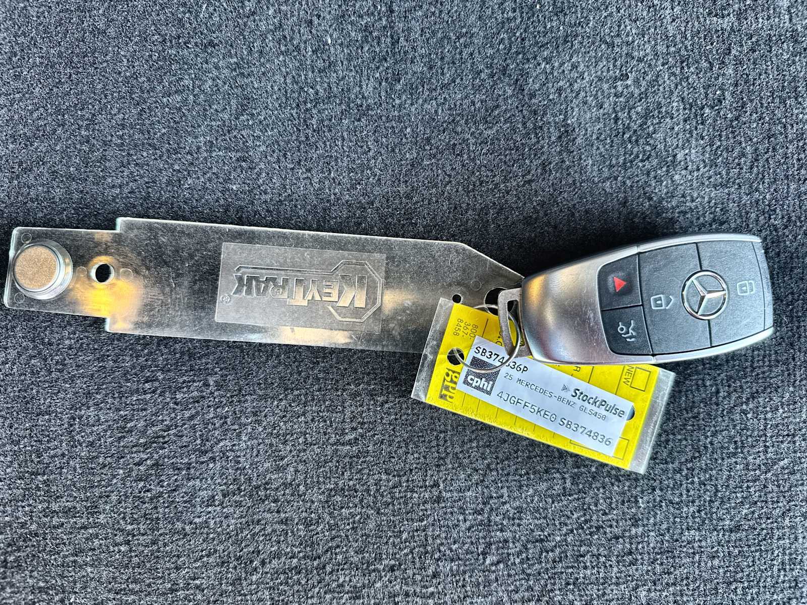 Thumbnail: 2025 Mercedes-Benz GLS - 26