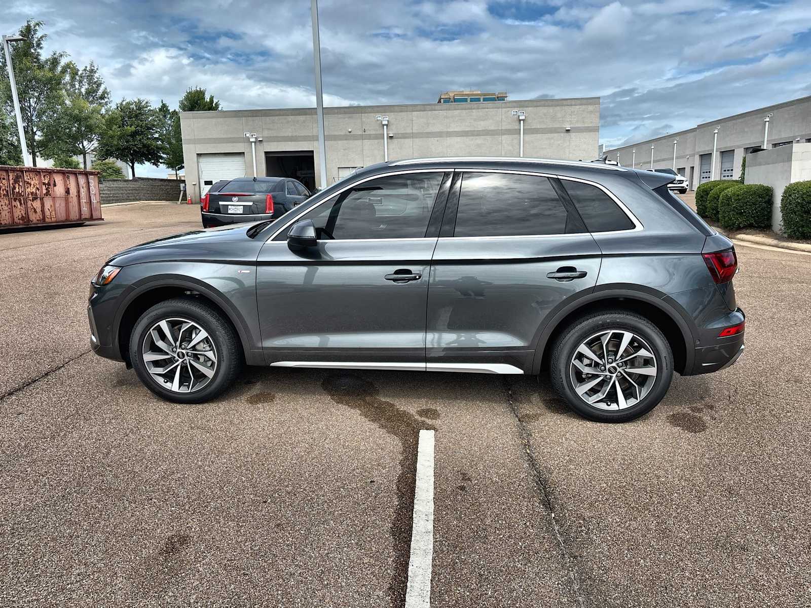 Thumbnail: 2024 Audi Q5 - 4