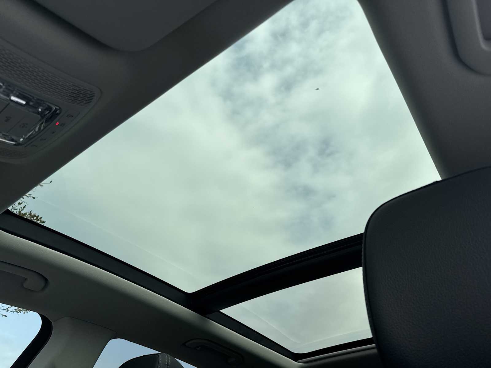 Thumbnail: 2026 Mercedes-Benz GLE - 15