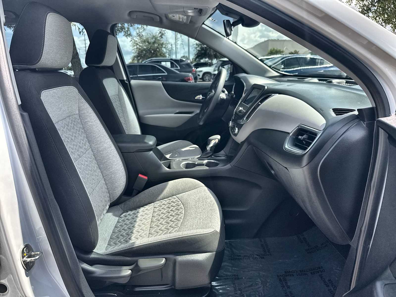 Thumbnail: 2022 Chevrolet Equinox - 9