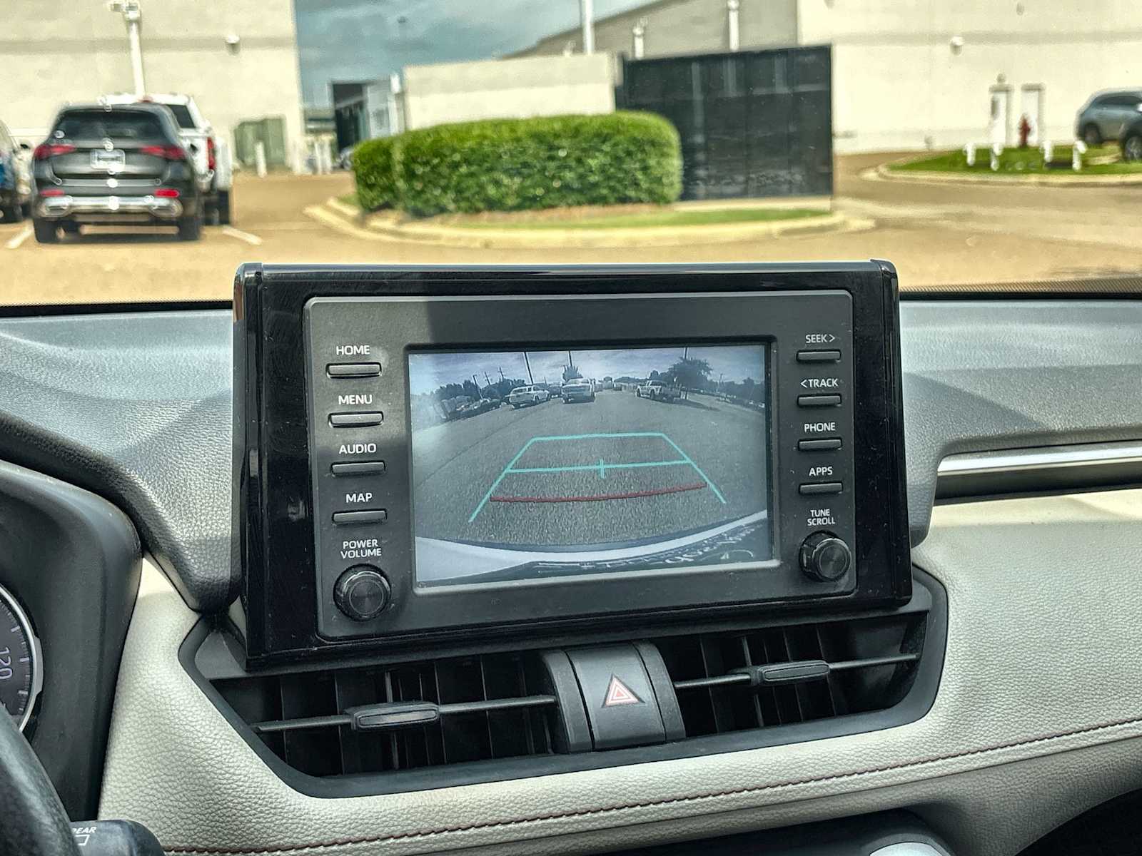 Thumbnail: 2019 Toyota RAV4 - 27