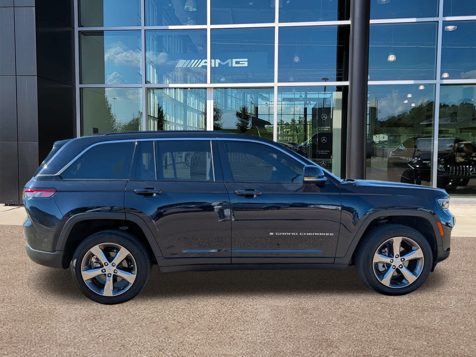 Thumbnail: 2024 Jeep Grand Cherokee - 2