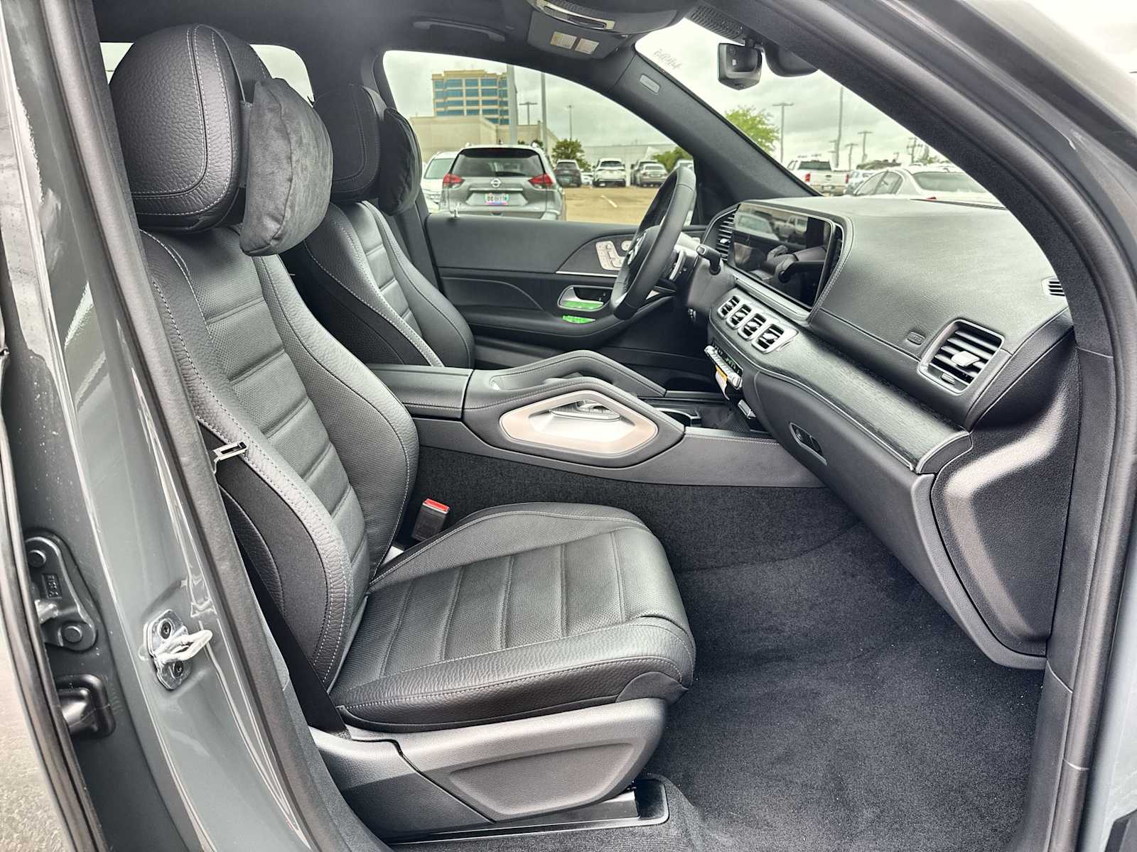 Thumbnail: 2026 Mercedes-Benz GLS - 9