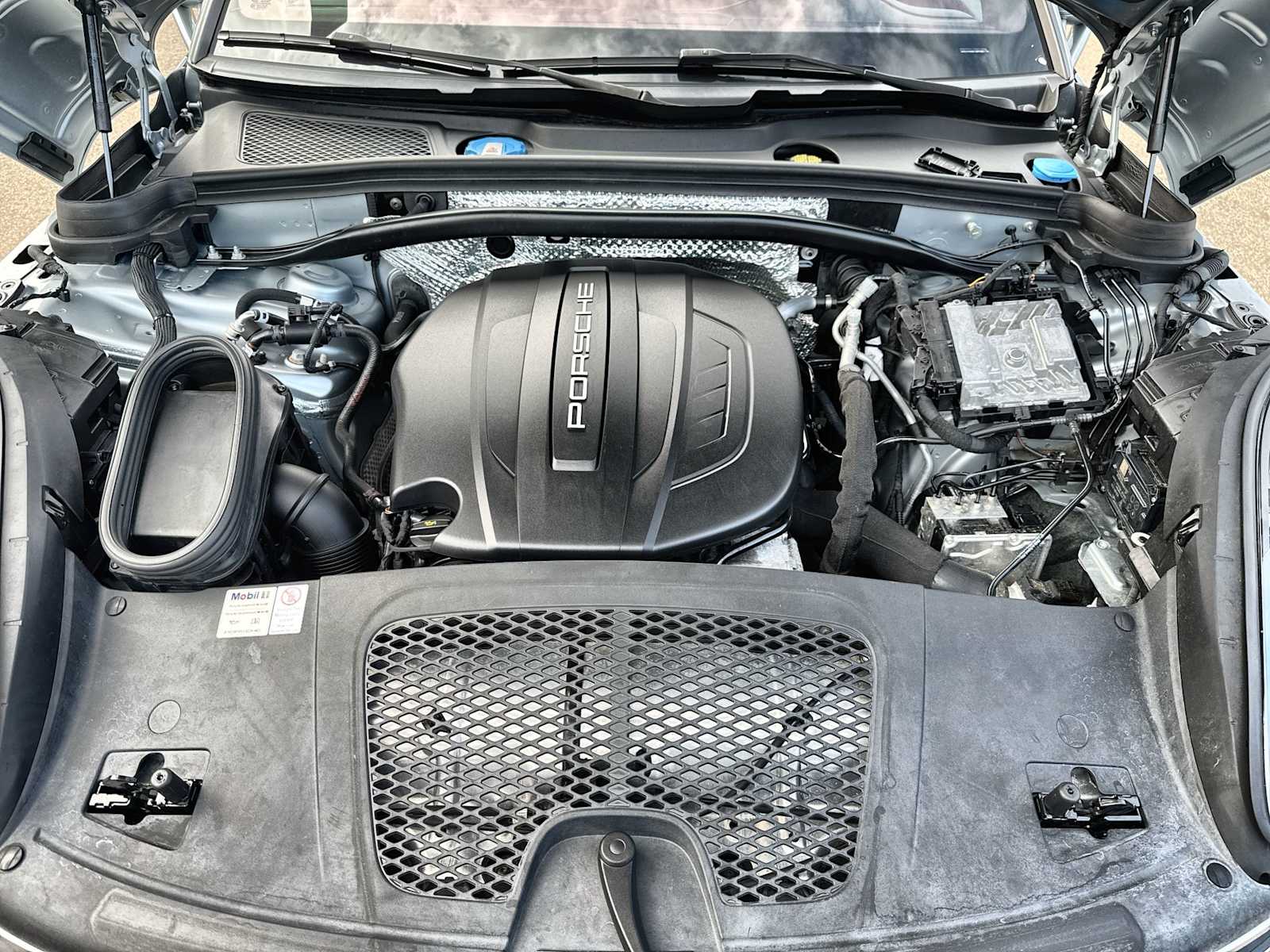 Thumbnail: 2020 Porsche Macan - 13