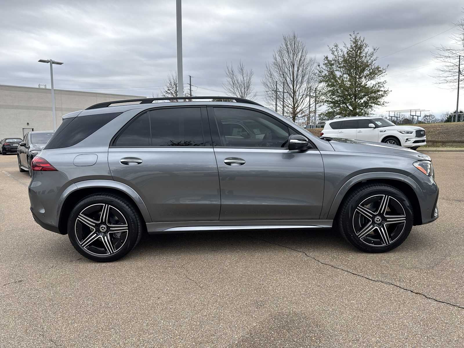 Thumbnail: 2026 Mercedes-Benz GLE - 6