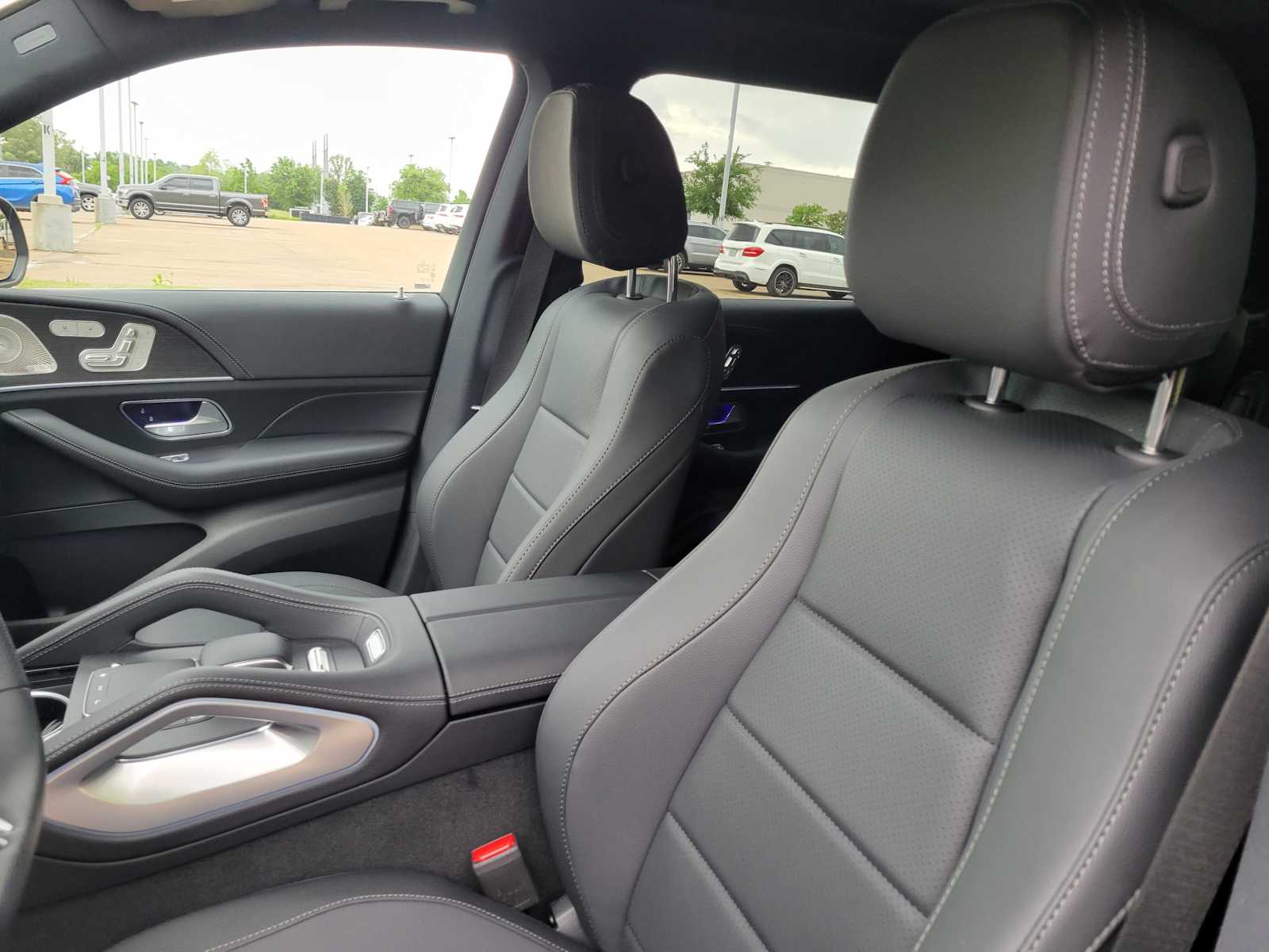 Thumbnail: 2025 Mercedes-Benz GLS - 10